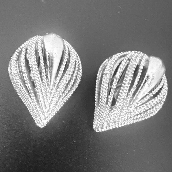Vintage Coro Silver Tone Clip-On Earrings Teardrop Design Hot Air Balloon - Picture 2 of 11